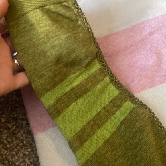 NWT INLINE SEAMLESS OLIVE GREEN SET SZ SMALL - Picture 5 of 7